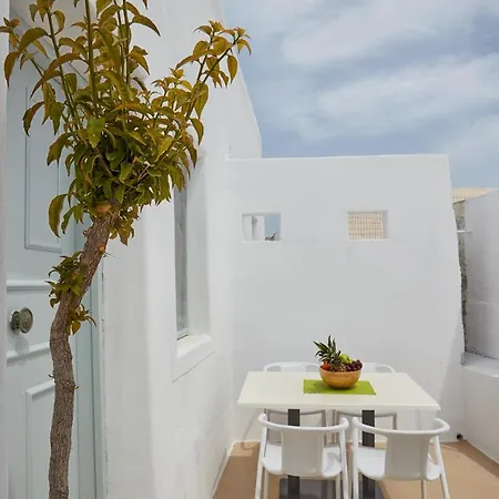 Villa Santorini-treasures Bougonvilea Traditional Emporio (Santorini)